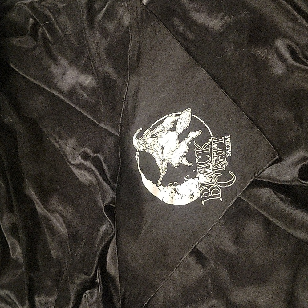 Blackcraft Cult Salem Cat/Dog Scarf - Picture 3 of 3
